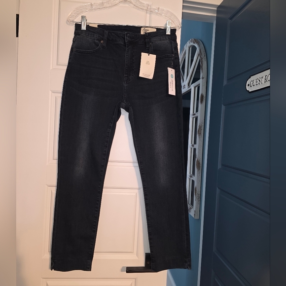 cosmic blue love Denim - Women’s Dark Wash Skinny Jeans - Black